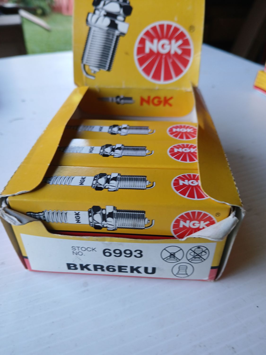 Spark Plug, Pack of 8, BKR6EKU