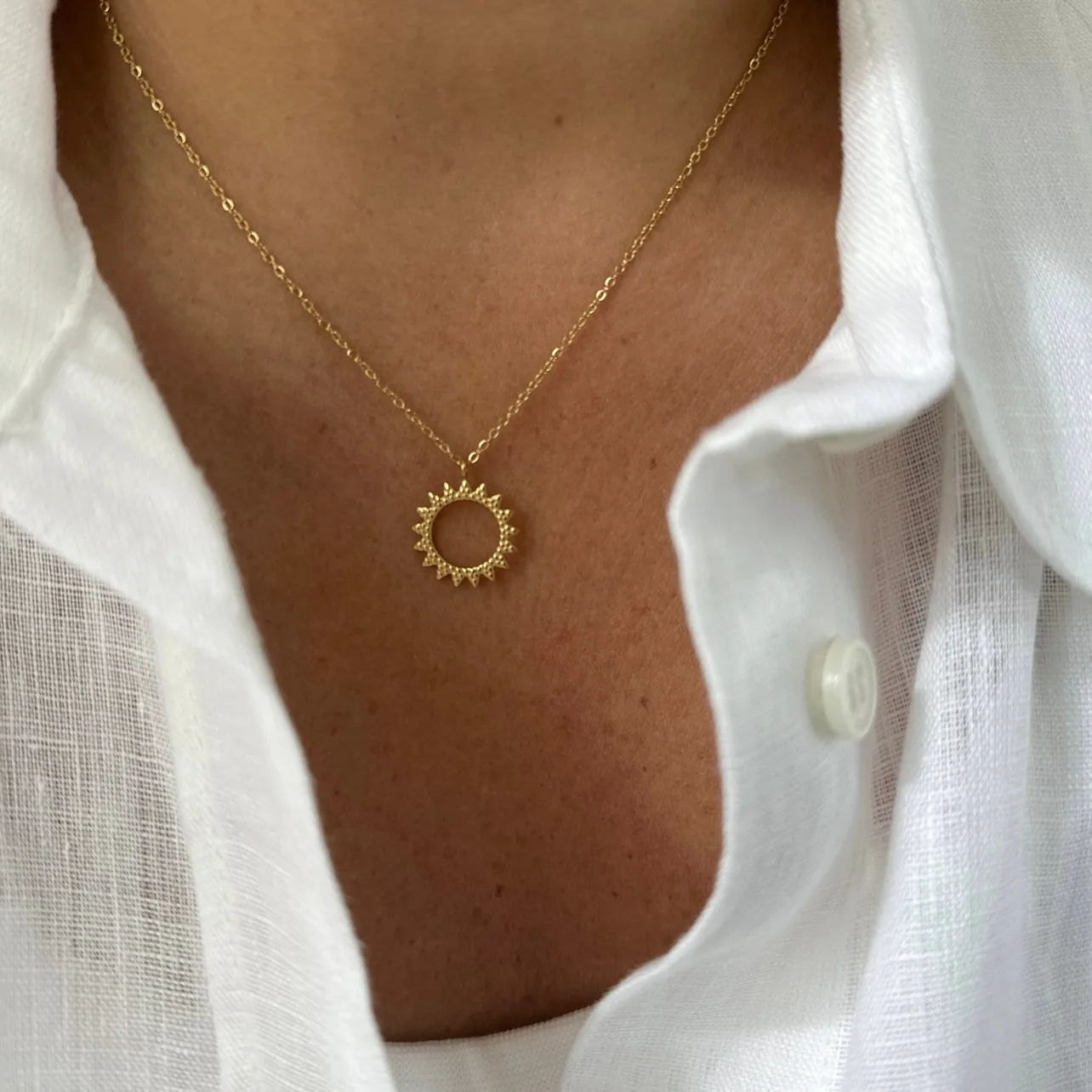 ketting zon - goudkleurig &amp; stralend in eenvoud