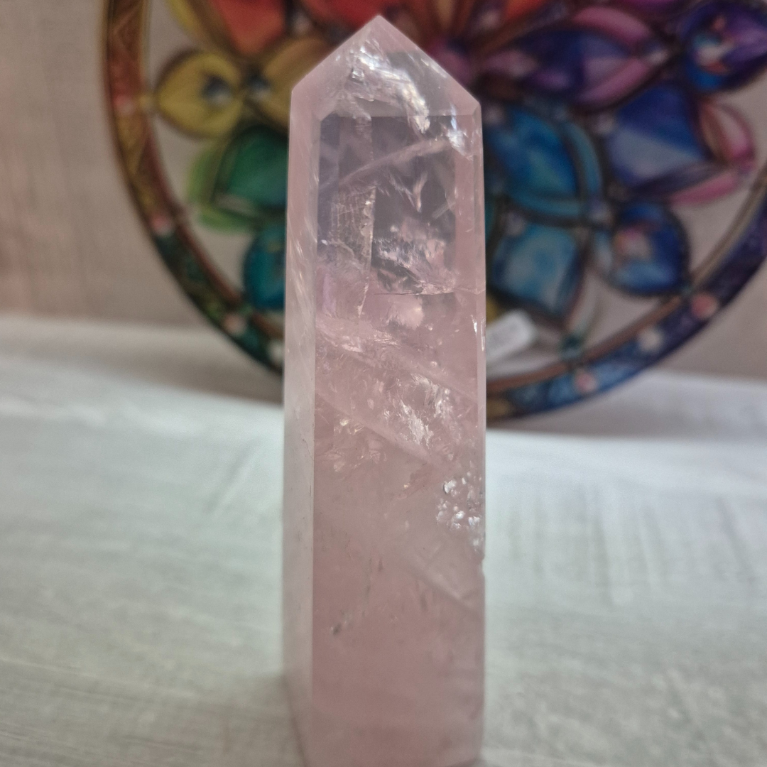 Rozenkwarts obelisk 10,5 cm - liefde, kracht &amp; heling hart