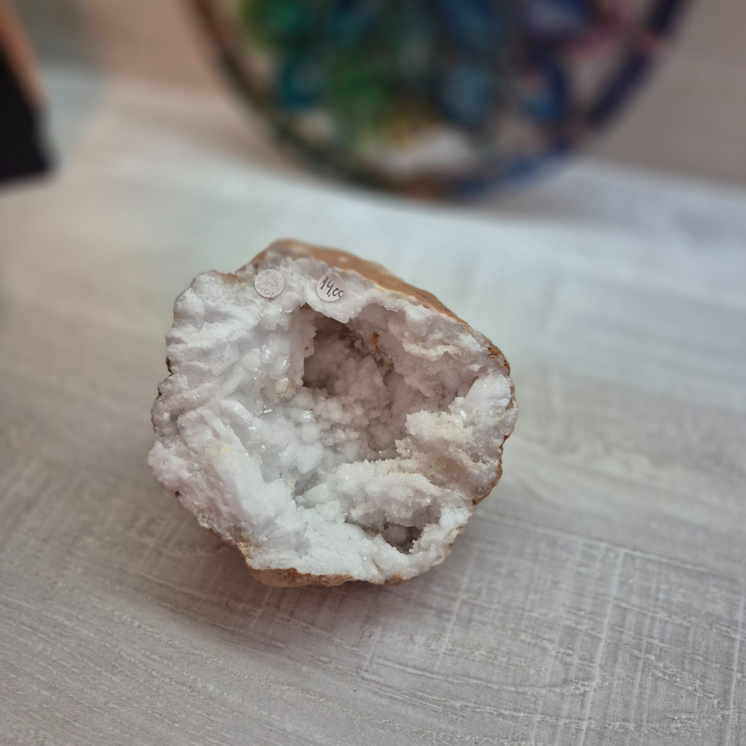 Bergkristal geode - Zuivere kristal voor rust, zuivering &amp; helderheid