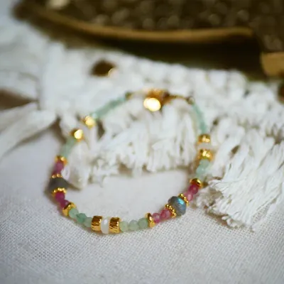 Armbanden met edelstenen