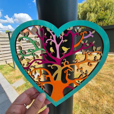 Houten Levensboom in hart- handgeschilderd