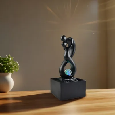 Moderne fontein Amor Noir - liefde, licht & strak design