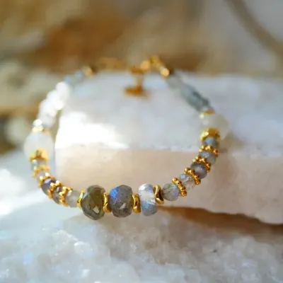 Edelsteen armband Praka met LABADORIET en MAANSTEEN
