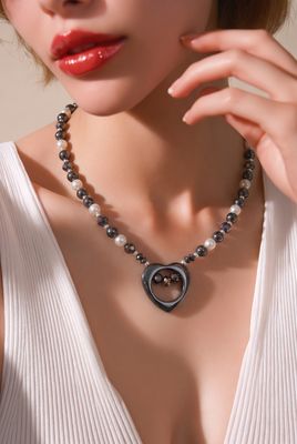 Hematiet ketting - kracht en elegantie Hematiet ketting - kracht en elegantie
