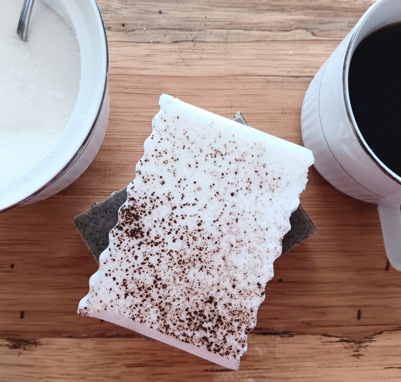 MOCHACCINO / cocoa powder &amp; coffee grounds