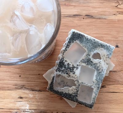ICED COFFEE / vanilla and coffee grounds