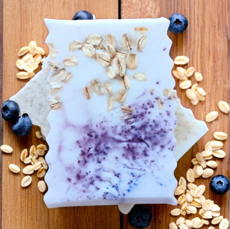 BLUEBERRY OATMEAL / blueberry, vanilla, colloidal oatmeal