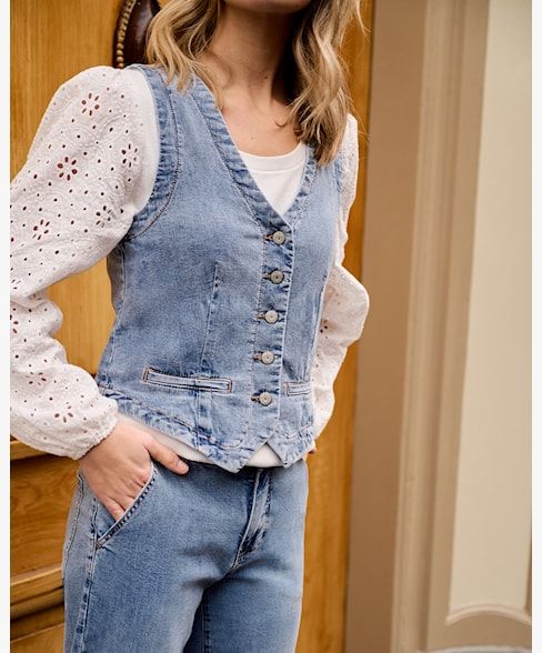 Red Button Waistcoat light stone Jeans