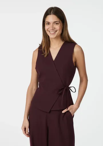 Neo Noir Samara Wrap Waistcoat Rood