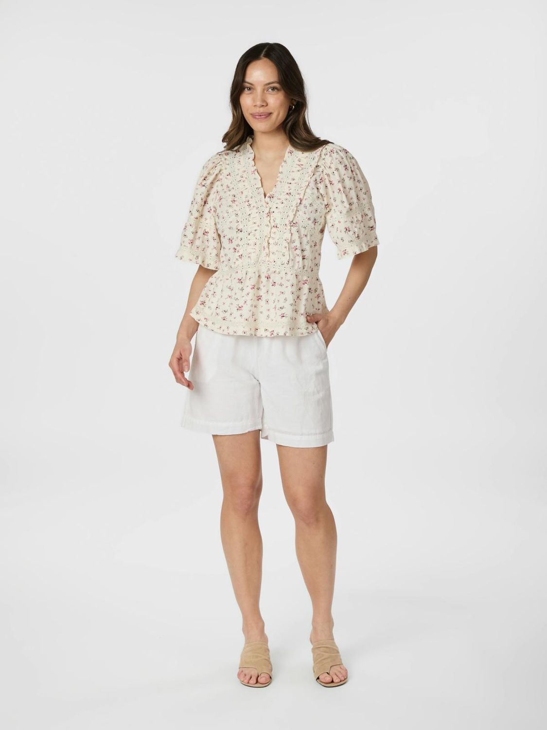 Neo Noir Evienne Floral Blush top Ecru