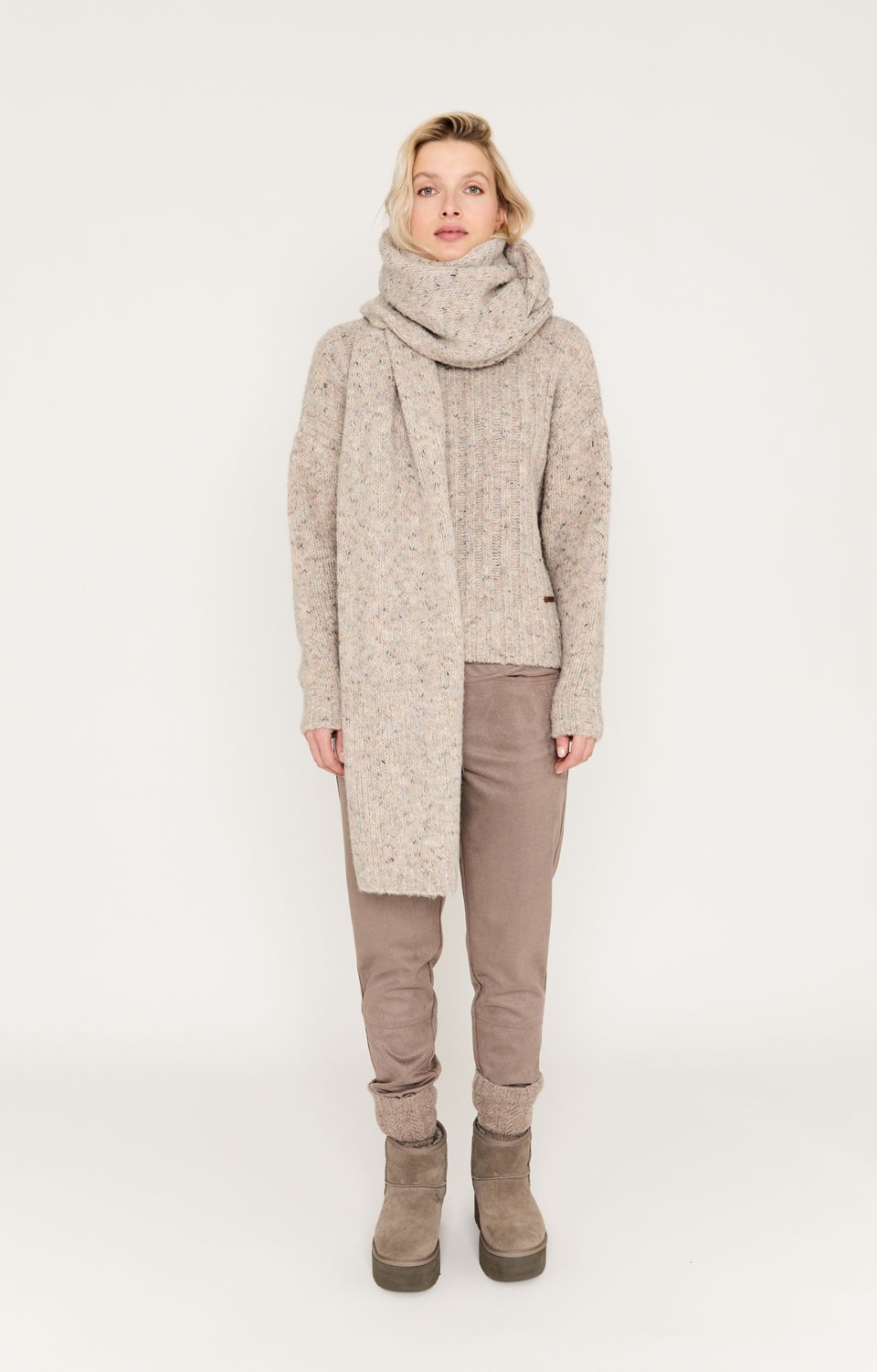 Moscow 1901 Scarf Sjaal Beige