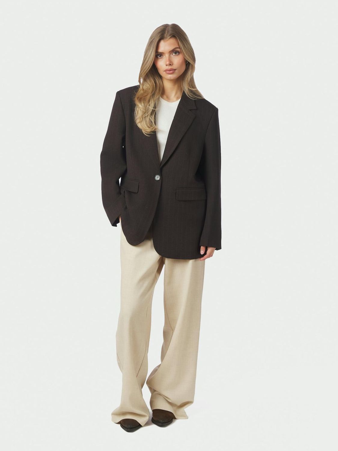 Neo Noir Gaby Pinstripe Blazer Bruin 168204