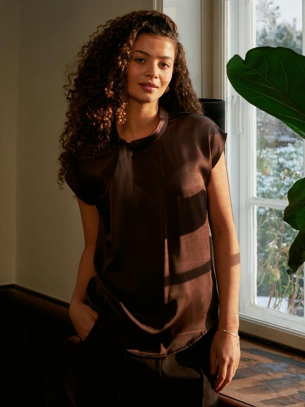 Neo Noir Fleur Drapy Satin Blouse Bruin