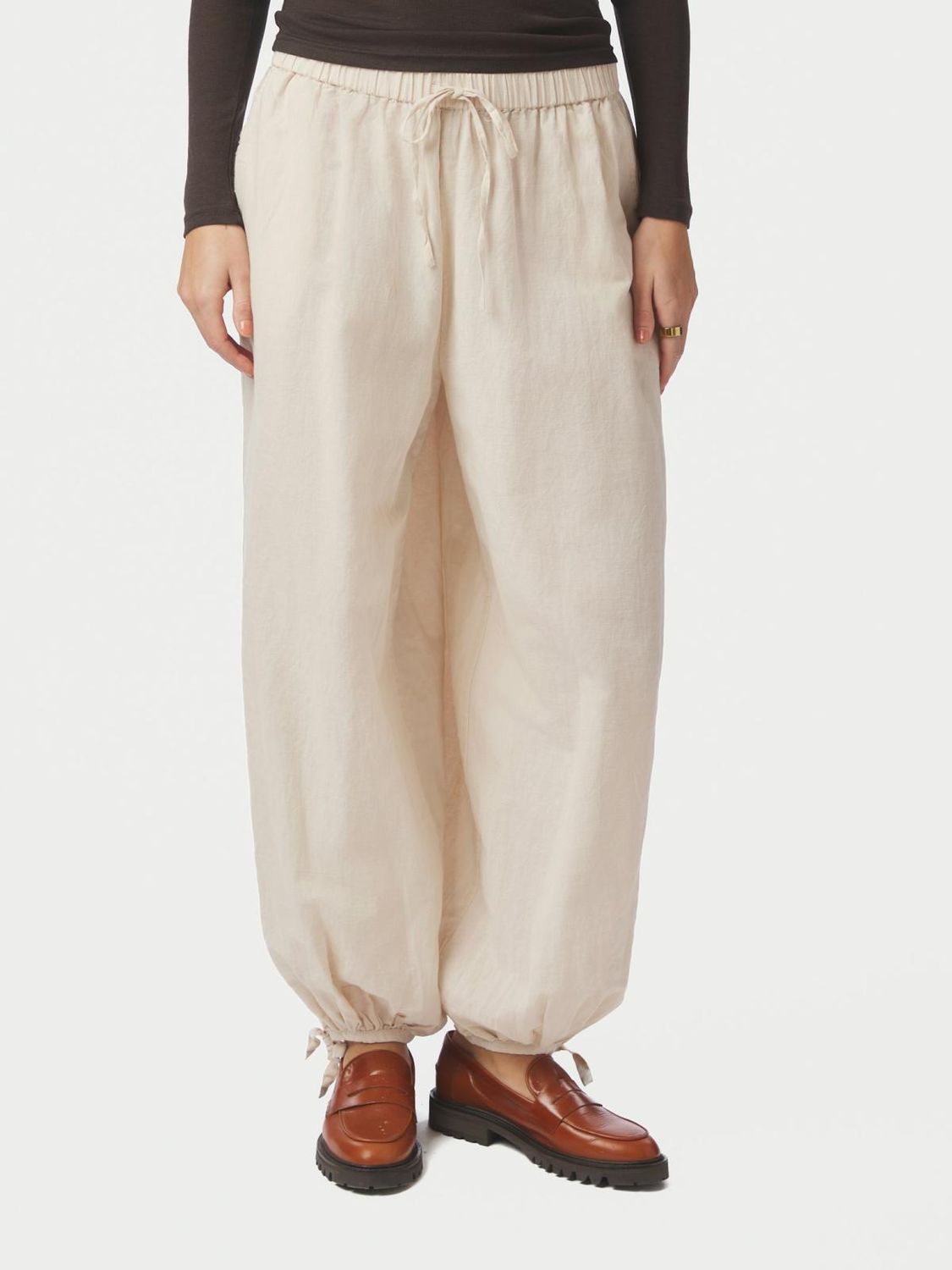 Neo Noir Roxane Balloon Linen Pants Beige 169313