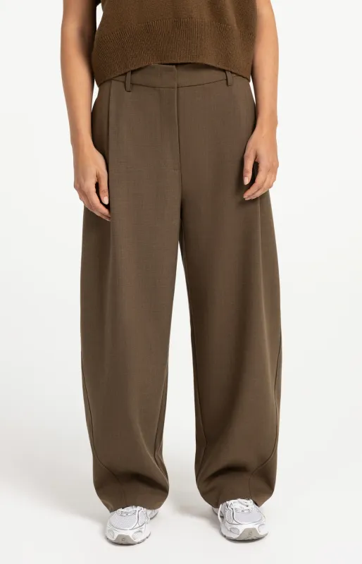 YAYA Geweven barrel-leg broek Bruin