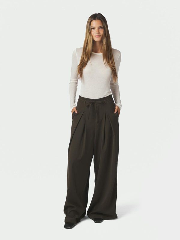 Neo Noir Eddina Woven Pants Bruin 170464