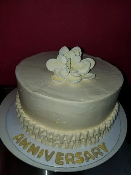 Buttercream Cake with Flower Top
