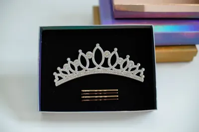 No. 6 RG Hair bun Crown (White)