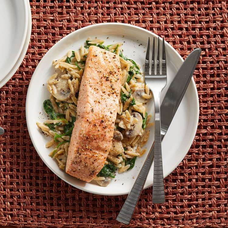 Dinner Tray-Garlic Lemon Salmon, Creamy Tuscan Orzo with Mushrooms