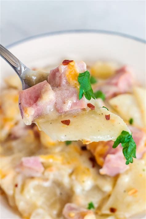 Scalloped Potatoes with Ham, Spiced Apples, Dinner Roll