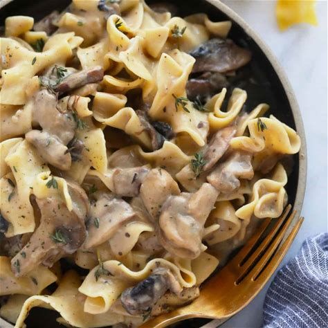 Pasta -Mushroom Stroganoff (V)
