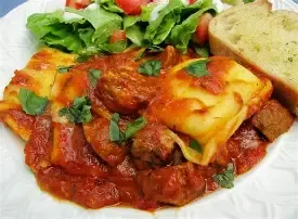 Dinner Tray-Ravioli and Meatballs