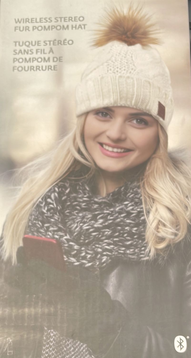 Wireless fur pompom hat