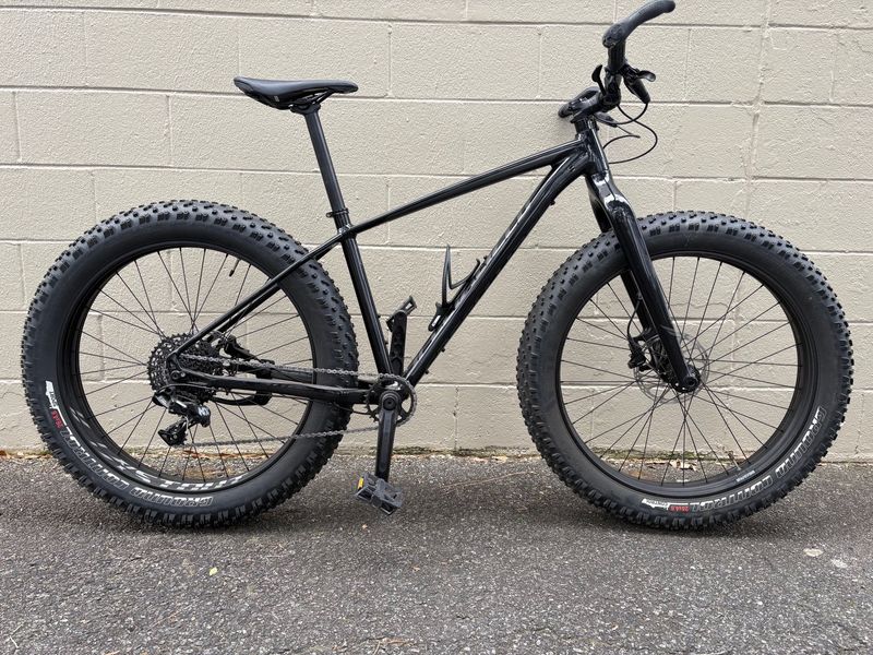 Pre-owned Specialized Fatboy 26" Size Medium
