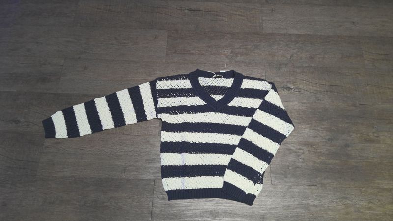 Alani V-Neck Crochet Stripe Sweater 165239