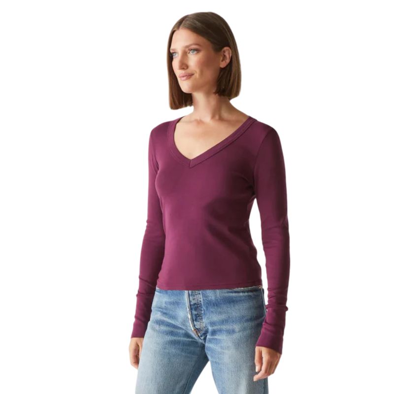 Logan V-Neck Tee 163621