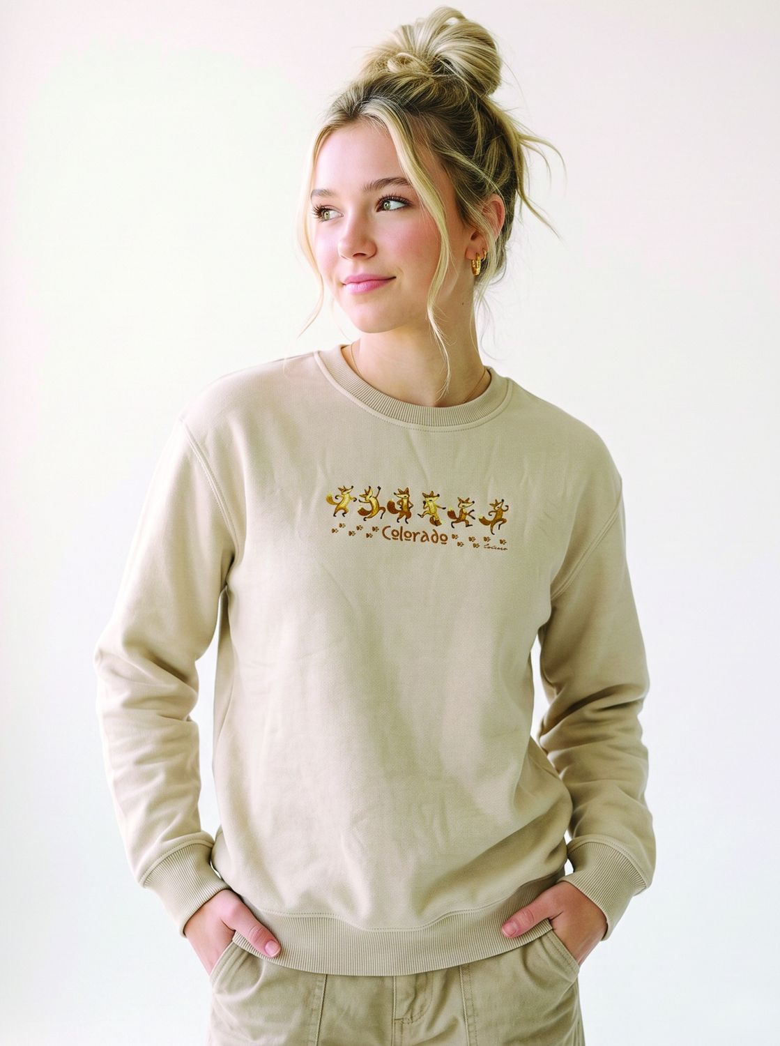Colisco Fox Dance 100% Cotton Graphic Sweatshirt, Color: Sand, Size: S