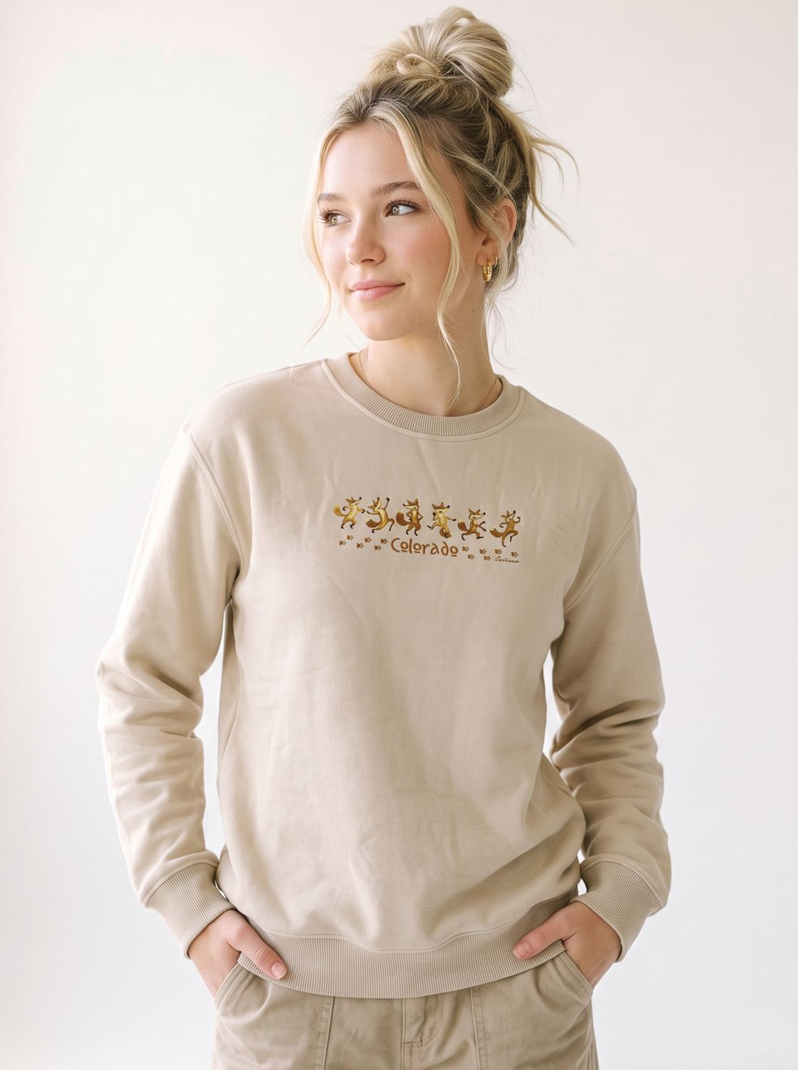 Colisco Fox Dance 100% Cotton Graphic Sweatshirt, Color: Sand, Size: S