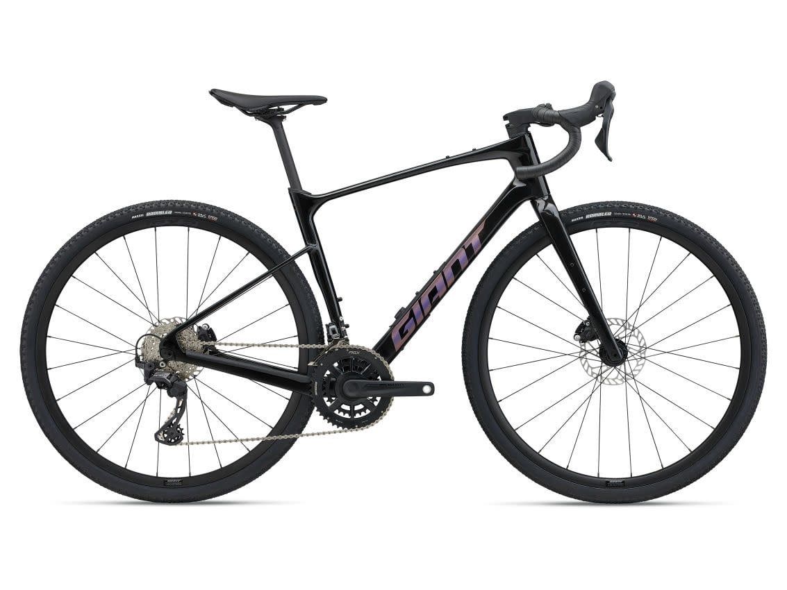 2025 Giant Revolt Advanced 2 M Carbon
