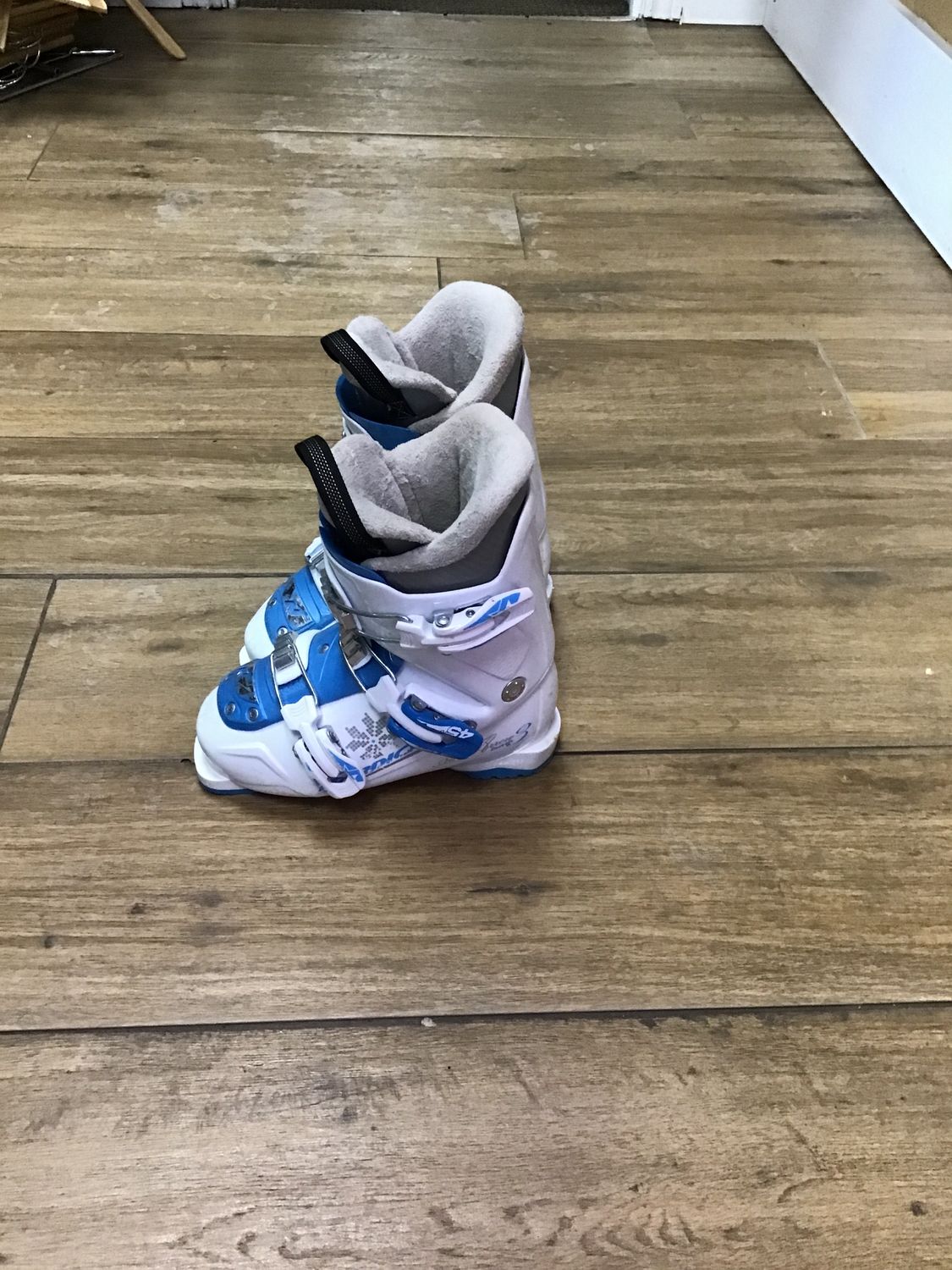 Used Nordica Boot Fire Arrow team 3 size 21.5 white/blue