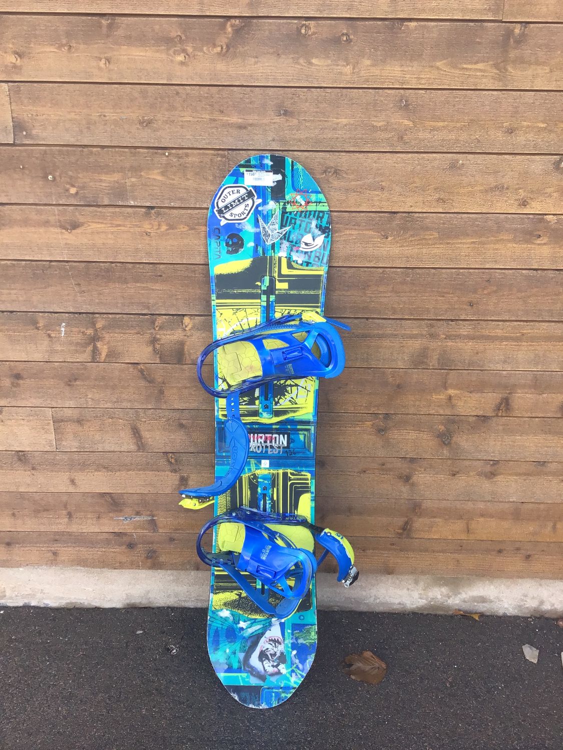 Used Burton Protest 126cm Junior Board with Burton Bindings
