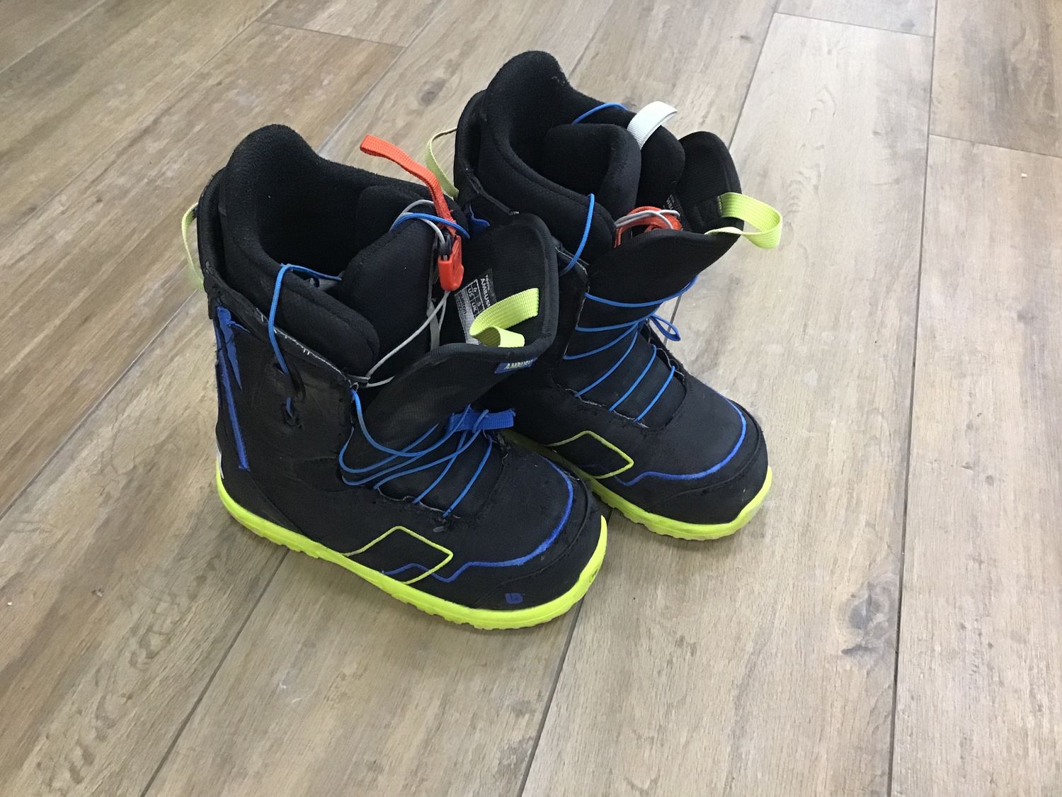 Used Boot burton snowboard size 6 ambush