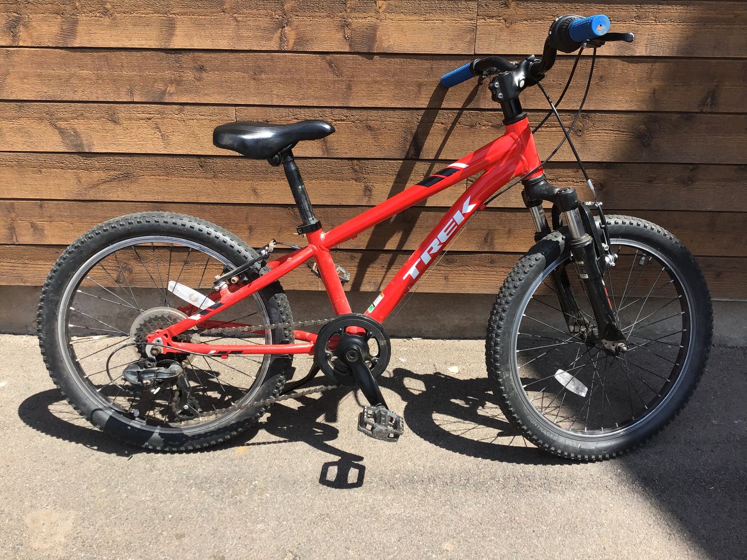 Used Trek Precaliber 20" red
