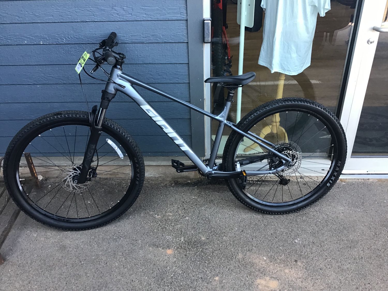 Used Giant Talon 1 Large MTN Bike