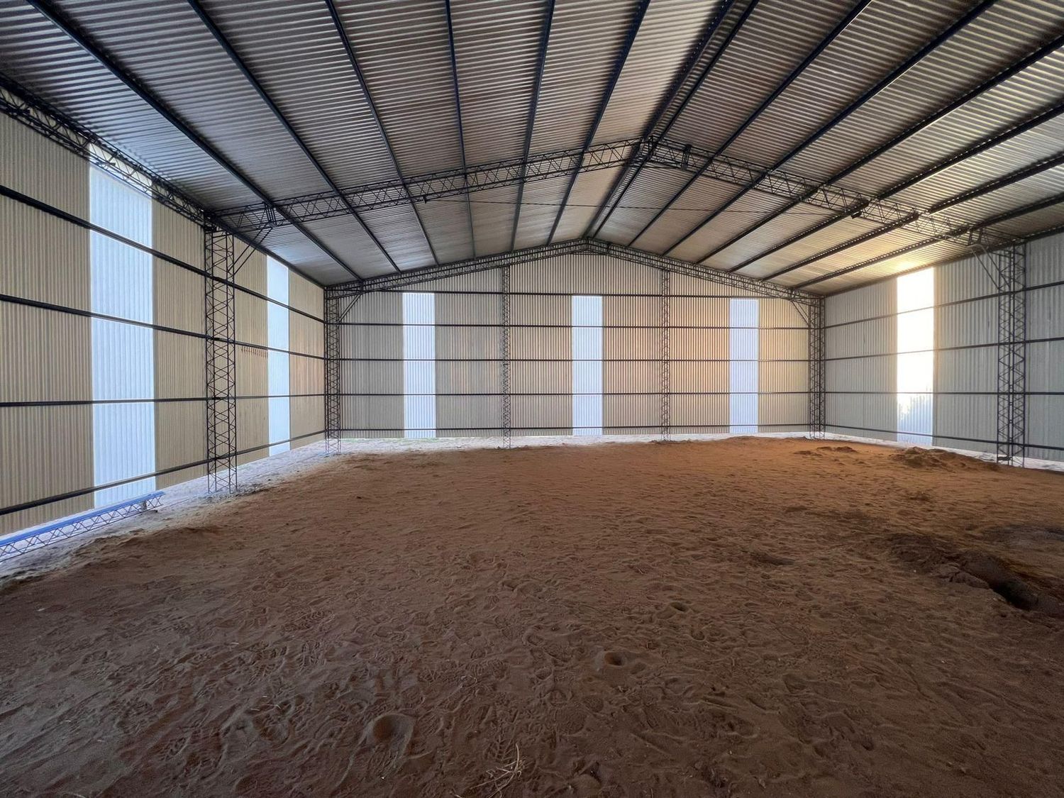 Tinglado de 5 m de altura libre - 10 x 15 m