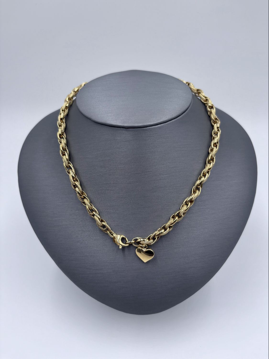 Gargantilla de corazón 14k