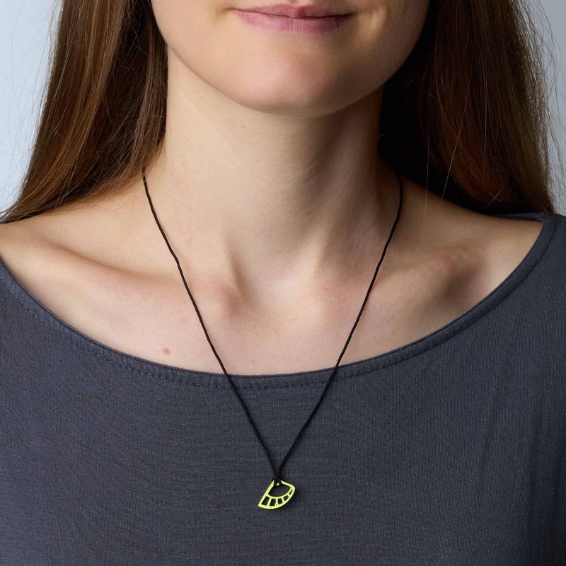 Fujfuj - Cam Necklace