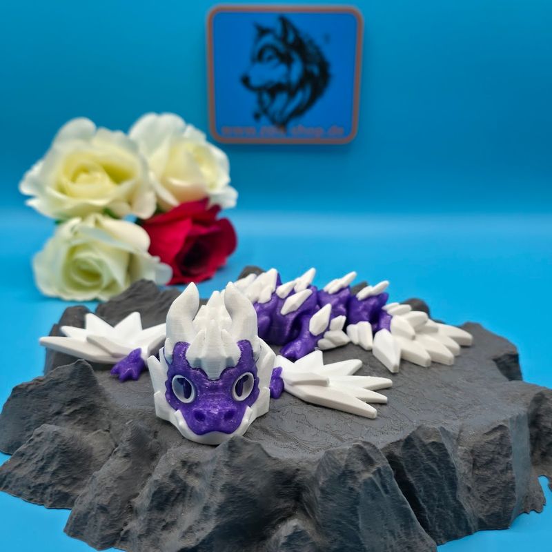 ❄️ Elder Frost Drache – Eisige Eleganz