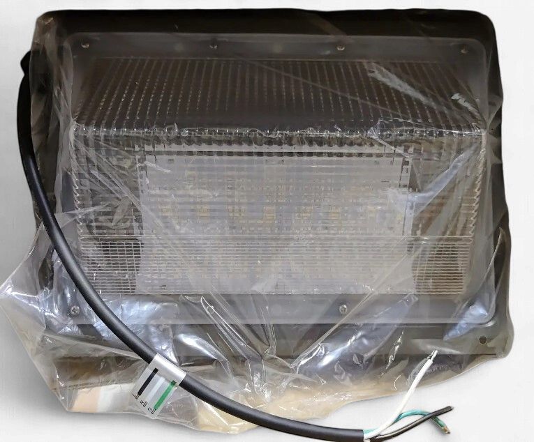 WALL PACK 100W CW 110-347V WALL PACK 100W CW 110-347V