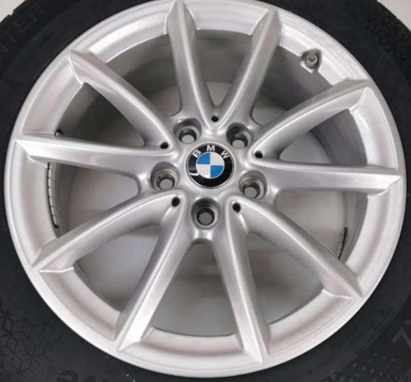 BMW X1 X2 17 Zoll Kompletträder  – Original BMW Alufelgen mit Reifen kaufen in Österreich. Hochwertige BMW Qualität für maximale Performance und Sicherheit. Jetzt BMW Kompletträder auf www.tyre1.at entdecken.