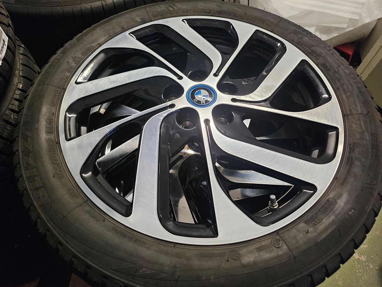 BMW Winterkompletträder für I3 19 Zoll Turbinenstyling 428 bicolor