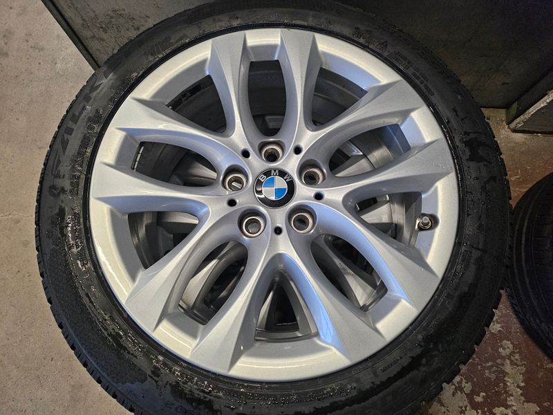 Original BMW Winterkompletträder Winterreifen Alufelgen für 2er F45 F46 17 Zoll V Speiche 479