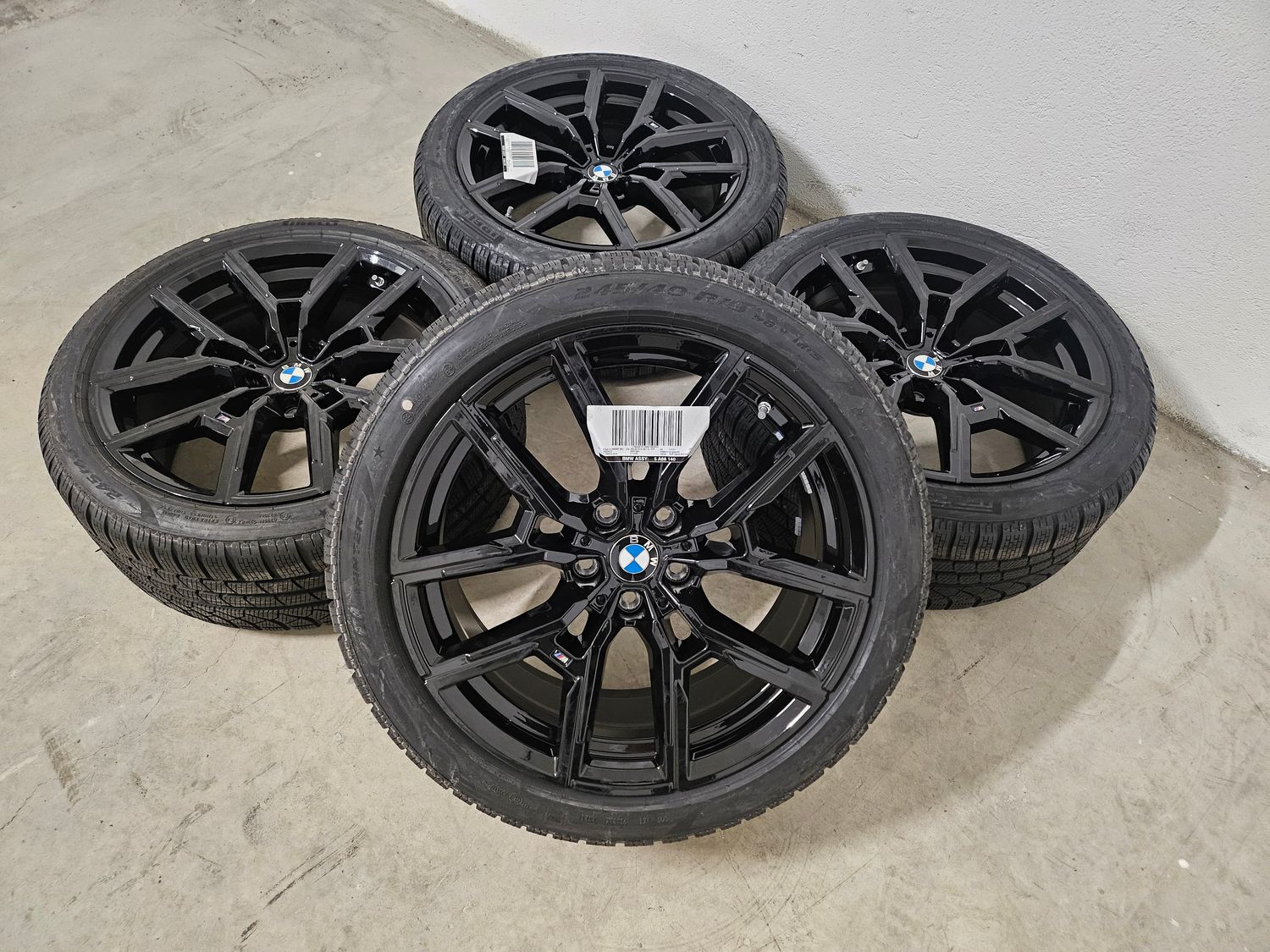 Original BMW Winterkompletträder Winterreifen Alufelgen für 4er G26 i4 M50 19 Zoll schwarz glänzend