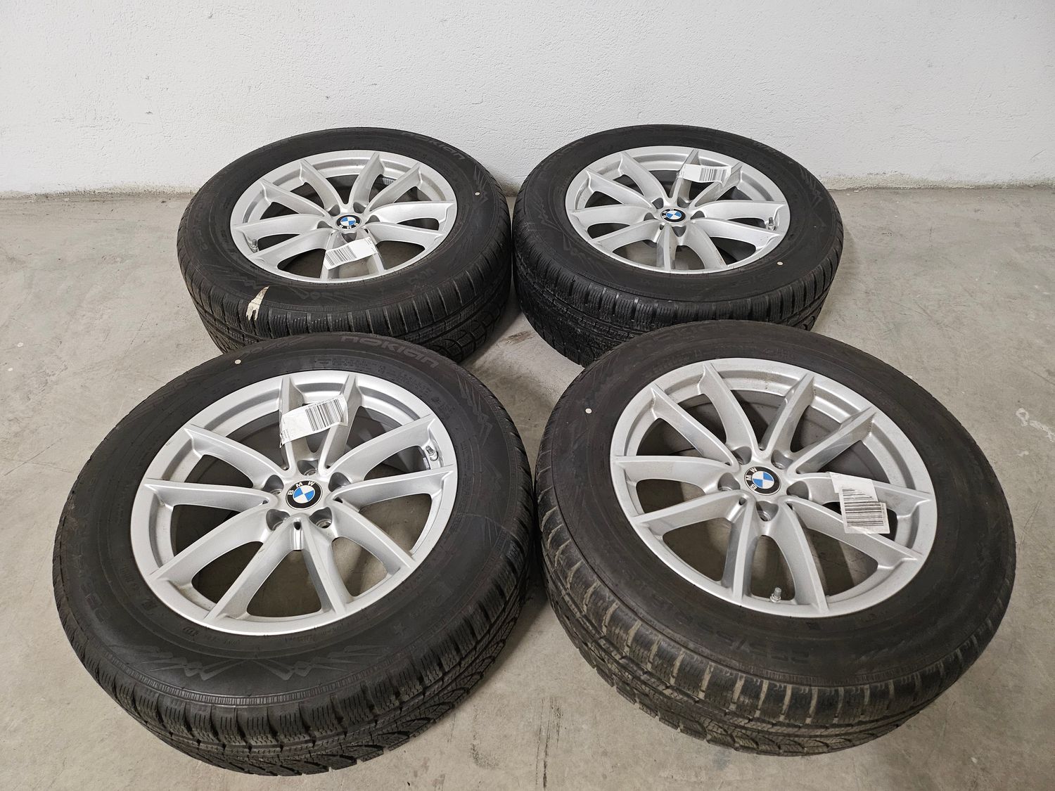 BMW X5 X6 Winterreifen 18 Zoll 618 – Original BMW Alufelgen mit Reifen kaufen in Österreich. Hochwertige BMW Qualität für maximale Performance und Sicherheit. Jetzt BMW Kompletträder auf www.tyre1.at entdecken.