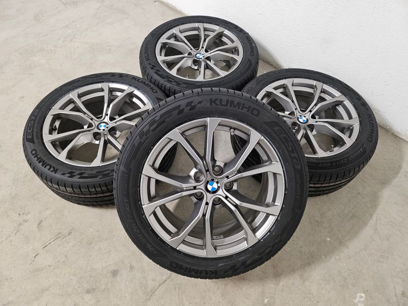BMW 3er Sommerreifen 17 Zoll 776 – Original BMW Alufelgen mit Reifen kaufen in Österreich. Hochwertige BMW Qualität für maximale Performance und Sicherheit. Jetzt BMW Kompletträder auf www.tyre1.at entdecken.